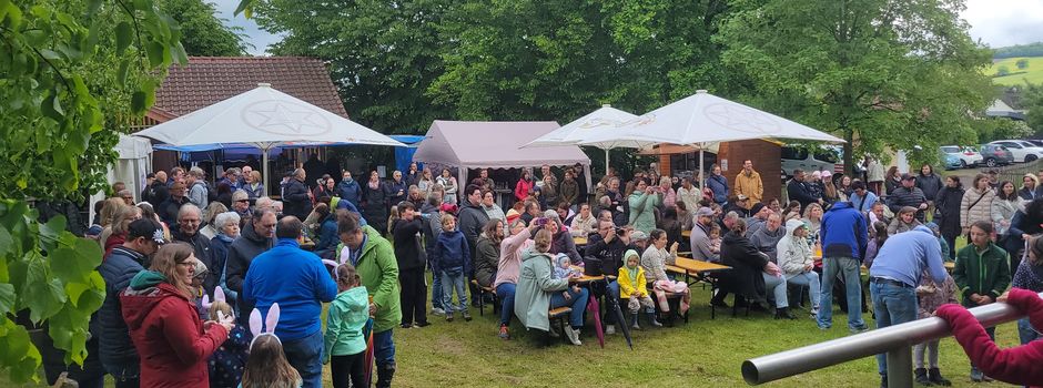 Mit Schirm, Charme und guter Laune: Bornfest trotzte den Eisheiligen