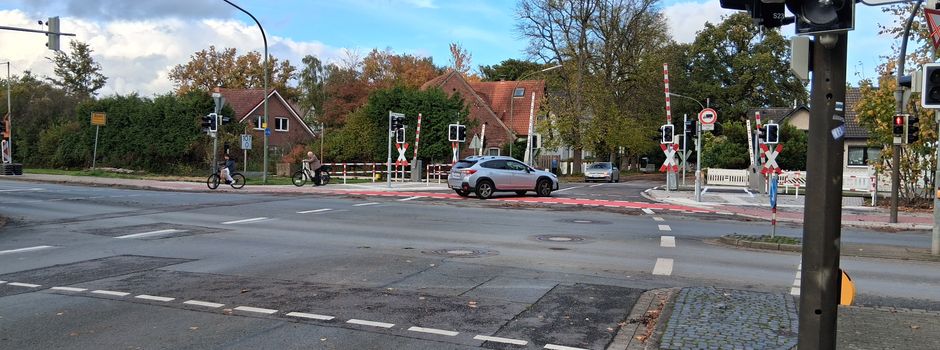 Die gute Nachricht des Tages: Der Bahnübergang Am Rowenhardt ist wieder für den Verkehr freigegeben 