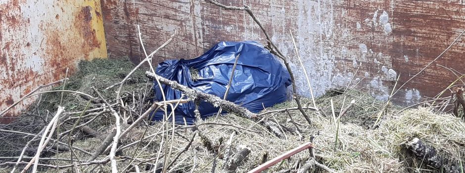 Grünabfallcontainer für illegale Müllentsorgung missbraucht!