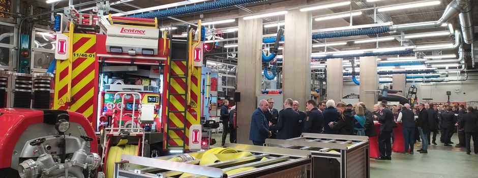 Wormser Feuerwehr nimmt 13 neue Fahrzeuge in Dienst