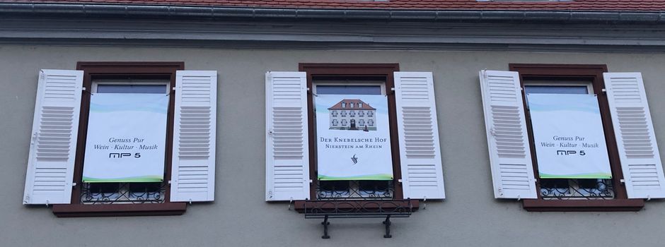 Irish Folk mit The Gallant Ramblers – Trio spielt bei „Kultur um 8“ im Knebel’schen Hof