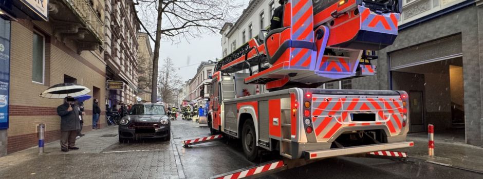 Brand in Wiesbadener Mehrfamilienhaus