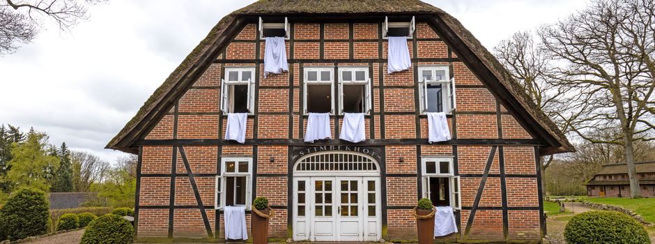 Hotels, Pensionen, Gaststätten: Protest mit weißen Laken und Tischdecken
