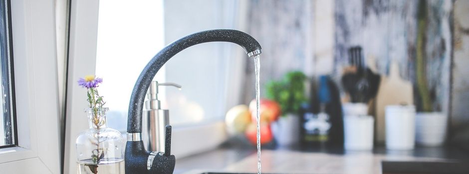 Warum das Wiesbadener Leitungswasser in den nächsten Tagen nach Chlor schmecken könnte