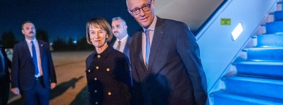 Merz mit Ehefrau Charlotte in Türkei eingetroffen