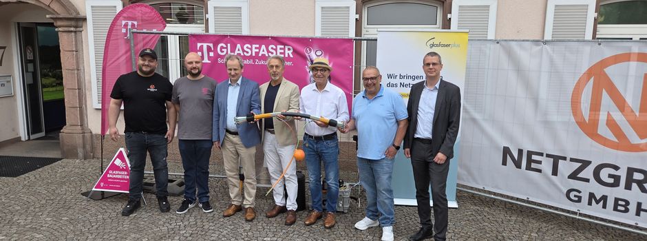 Spatenstich für den Glasfaserausbau in Elzach