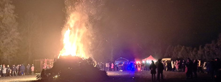 Schöne Tradition zu Jahresbeginn - Tannen in Flammen 2025