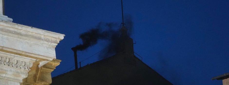 Schwarzer Rauch: Noch kein neuer Papst gewählt