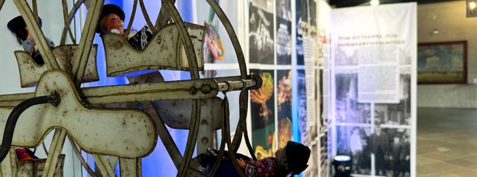„Vom Krammarkt zum Jahrmarkt“: Kleine Sonderausstellung zeigt Geschichte des Möllner Herbstmarkts