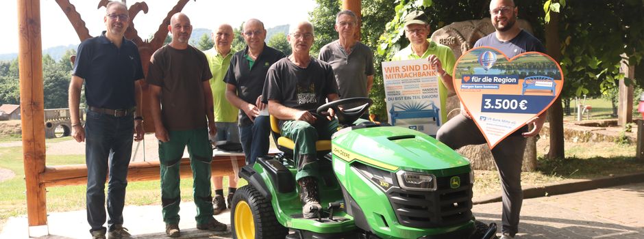 Neuer Rasentraktor für den Bergwildpark Meißner