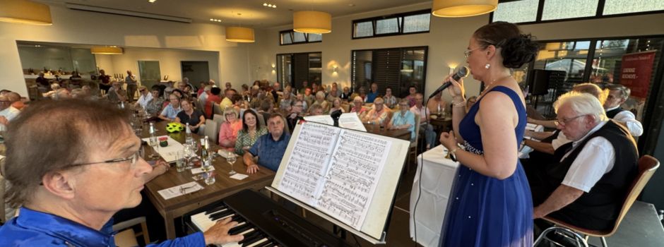 Geschichtsverein Nierstein: „Zuckmayer-Abend“ – volles Haus und große Begeisterung im Weingut Raddeck
