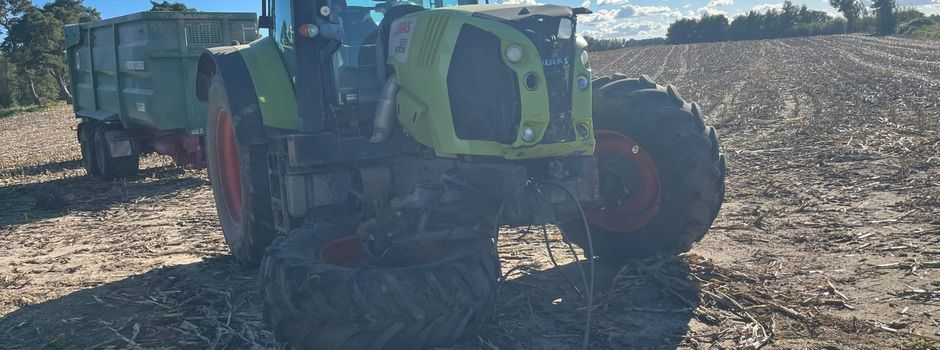 Traktor kollidiert mit Zug