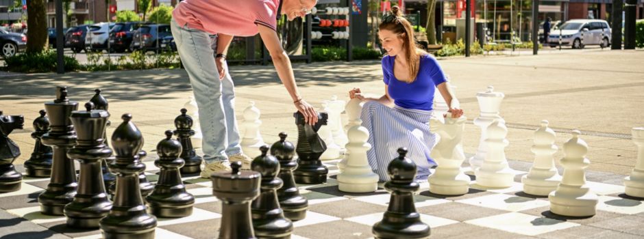 Paul-Craemer-Platz gut angenommen: Schlüssel für Spielfiguren im Eiscafé