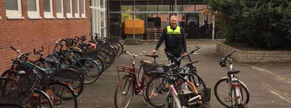 Polizei kontrolliert Fahrräder auf Diebstahlssicherung