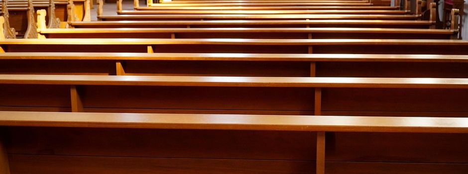 Einräumen der Kirchenmöbel am 05. und 06.12.2025