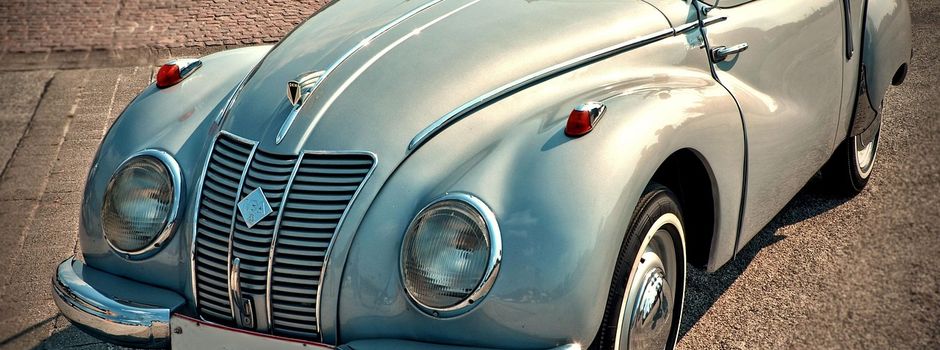 Die Oldtimer kommen durch Benndorf