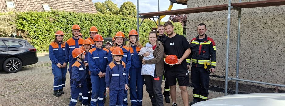 Jugendfeuerwehr auf Gratulationstour