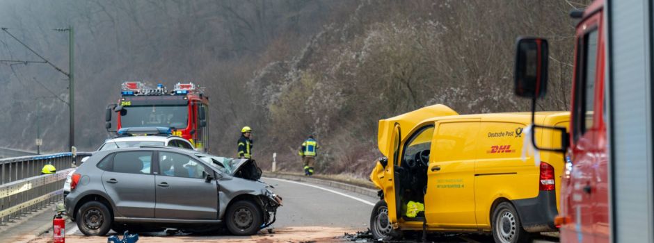 Schwerer Verkehrsunfall: B9 voll gesperrt