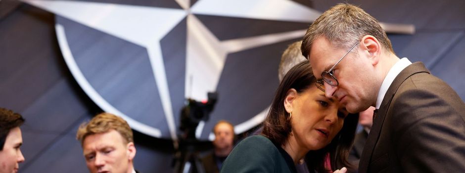 Die Nato feiert - Russland klagt an