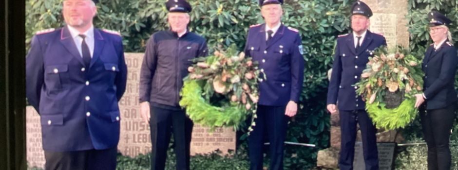 Kranzniederlegung in Süderdorf