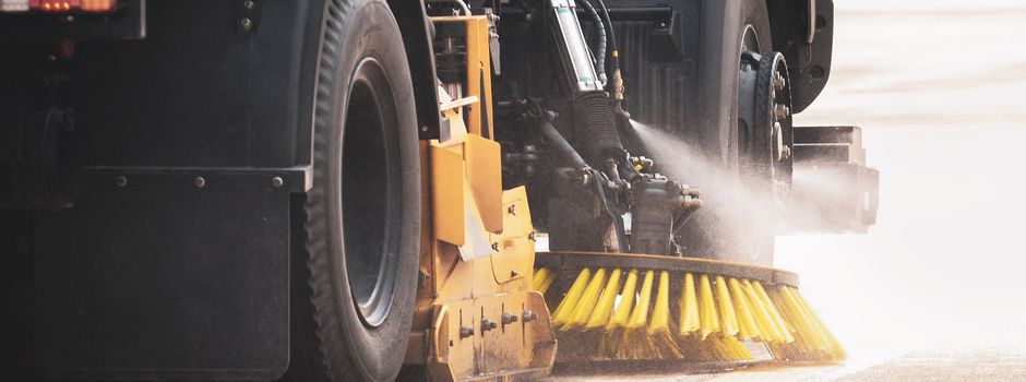 Reinigung der Straßen und der Straßenabläufe ab dem 13. April 2026