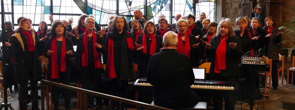 Ökumenischer Gospel-Gottesdienst in katholischer Kirche – Glänzende Darbietungen