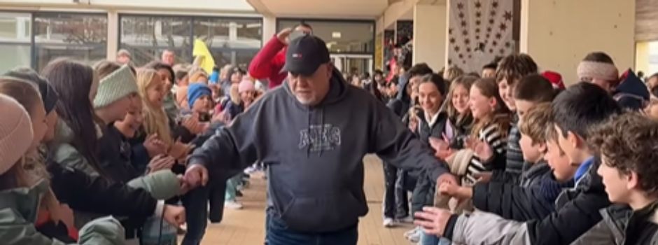 Hausmeister in Frankenthal wie Popstar gefeiert: Das steckt dahinter