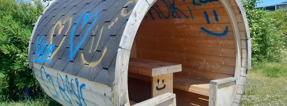 Sitzfass erneut Opfer eines Graffiti-Anschlags
