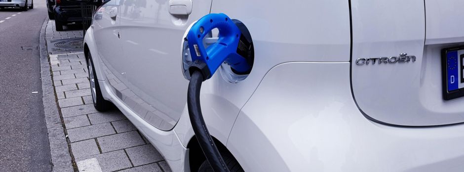 Koblenzer StartUp entwickelt Bezahllösung für Elektroauto-Ladevorgänge