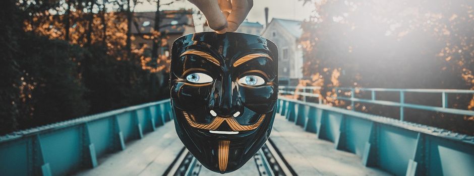 Täuschend echt, gefährlich nah:
DEEPFAKES VERSTEHEN UND HANDELN