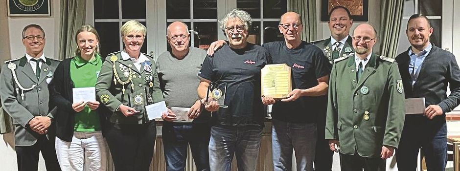 „Pokerrunde“ gewinnt in Hützel vor „Spitzen Nadeln“ und „Bierathleten“