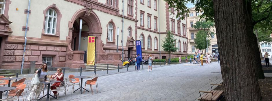 Wiesbaden führt „Stille Stunde“ in der Innenstadt ein