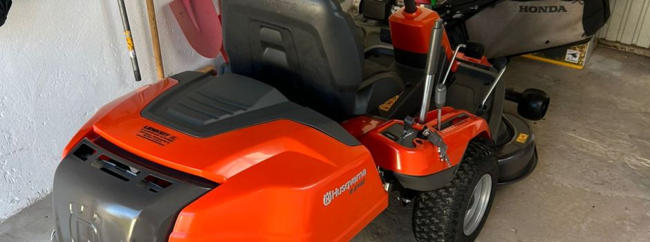 Neuer Rasentraktor angeschafft