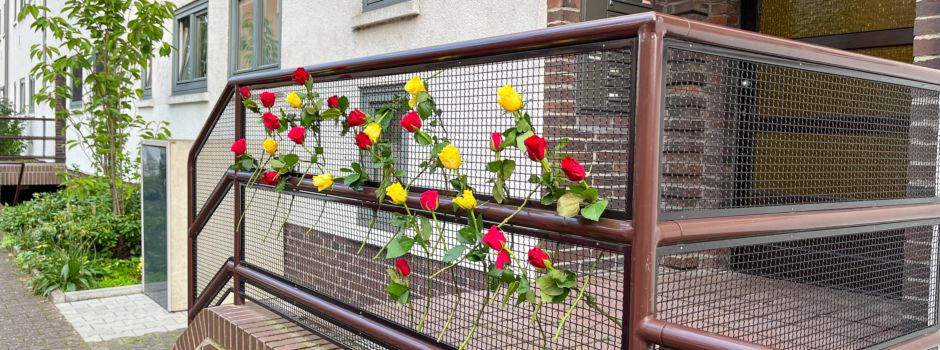 Mann in Frankfurter Mehrfamilienhaus erstochen