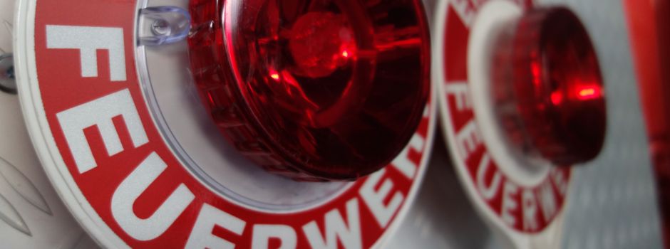 Feuerwehrfrau bei Brandbekämpfung leicht verletzt