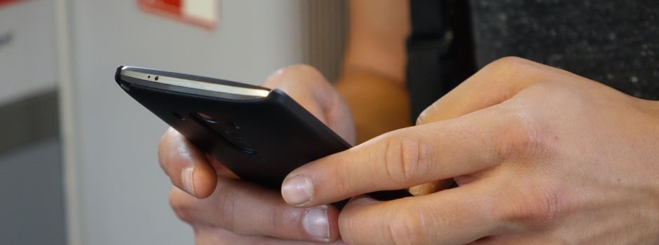 Hessen führt Handyverbot an allen Schulen ein