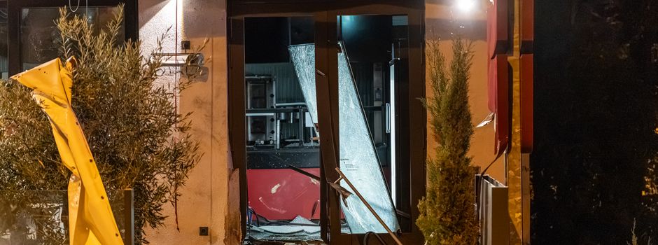 Explosion zerstört Imbiss in Hofheim