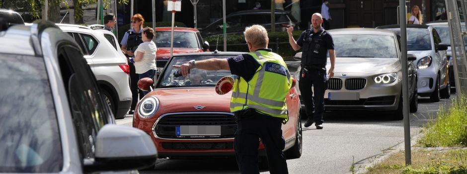 Über 40 Autofahrer in Wiesbaden mit Handy am Steuer erwischt