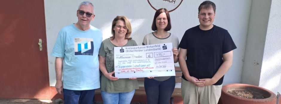 Hollesteen-Theater überreicht Spende an Soonwald-Stiftung