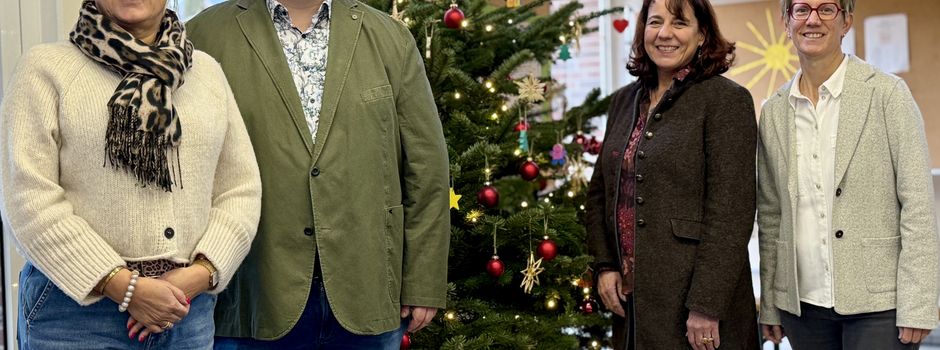 Weihnachtsgeschenk für alle Grundschulkinder der Gemeinde von der Kreissparkasse Halle‑Wiedenbrück 