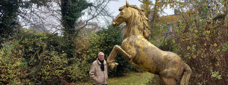 Goldenes Ross: Warum ein Mainzer das Original in seinem Garten stehen hat
