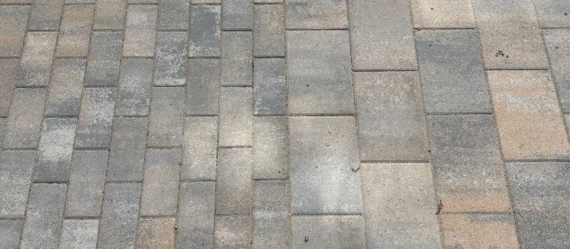 Neue Muster-Pflasterfläche der Gemeinde Issum im Rathauspark