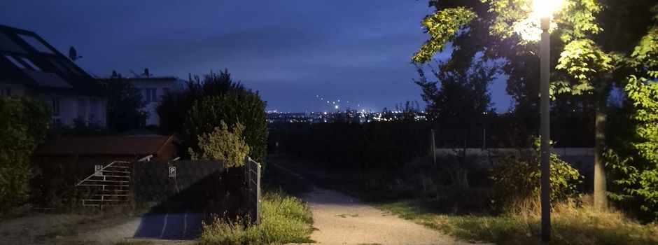 Rätselhafte Lichterkette am Himmel über Mainz: Was ist das?