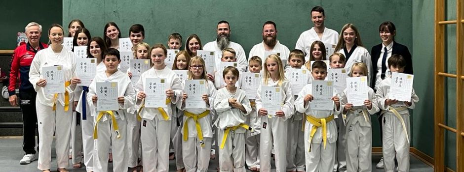 26 Taekwondoka meistern Prüfung
