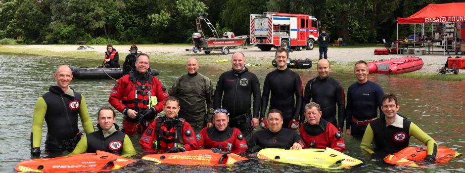 Der Wasserrettungszug der Berufsfeuerwehr trainiert für den Ernstfall