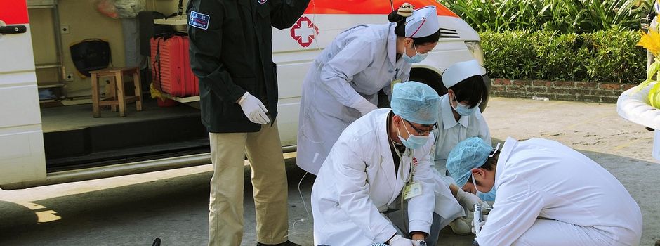 •	Mit Hochspannung Leben retten