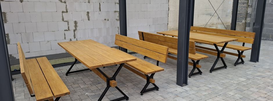 Neue Sitzgelegenheiten auf dem Dorfplatz