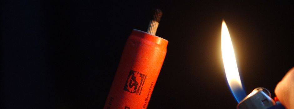 Brand nach Böllerwurf?