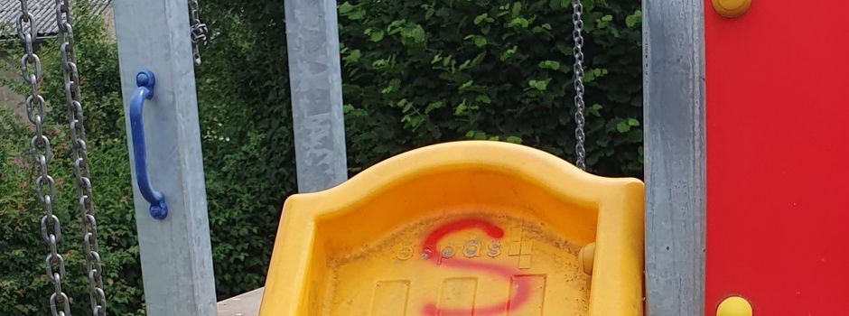 Update: Graffiti-Schmierereien am Berndrother Spielplatz beseitigt