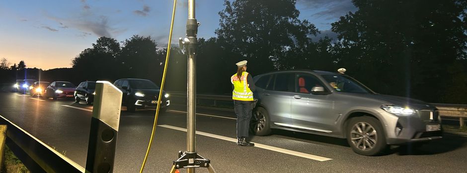 Drogen, Raser, Tuning: Großkontrolle der Polizei auf B9 bei Koblenz